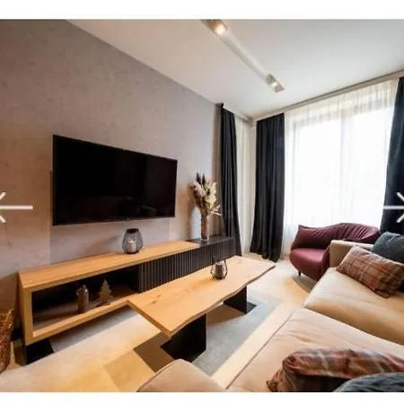 Woodside 70m2 Apartment *